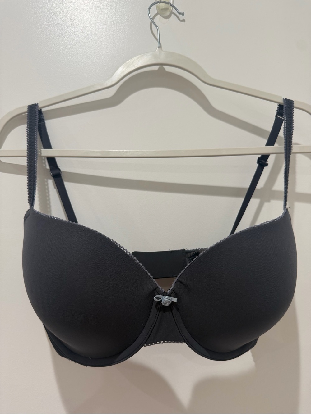 SKIMS Smooth Molded T-Shirt Bra - Charcoal Black